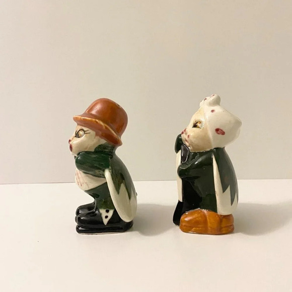 Vintage Ceramic Love Bug Ladybug Salt and Pepper Shakers 4 Inch Anthropomorphic - Picture 2 of 15